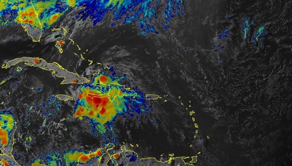 A las seis de la tarde, el centro del ciclón tropical Elsa estaba situado a unos a 265 kilómetros al este de Kingston, Jamaica, y a unos 435 kilómetros al sudeste de cabo Cruz, Granma.