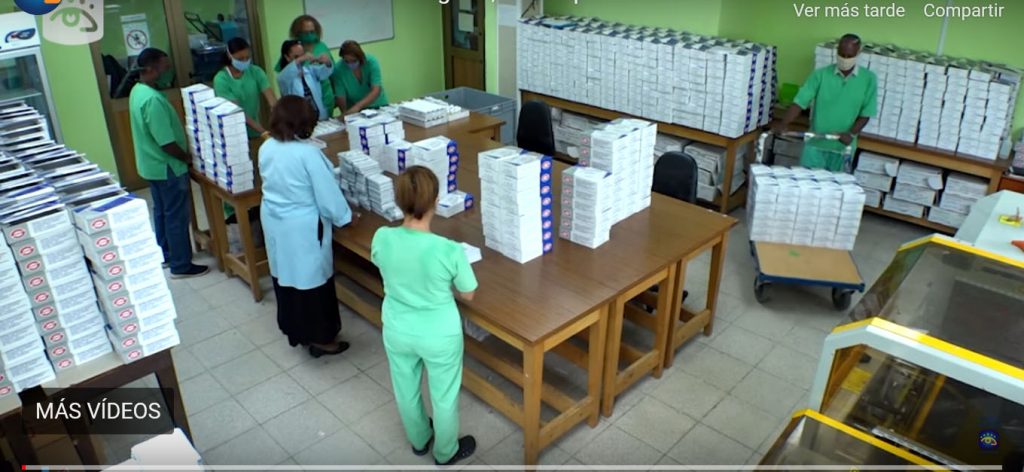 Cajas con el diagnosticador Umelisa SARS-CoV-2 antígeno. Foto: Cubavisión Internacional.