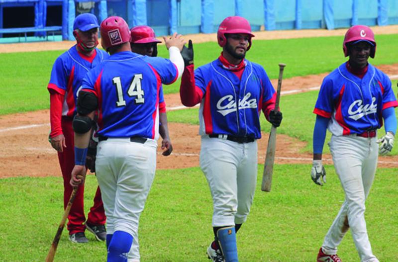 El torneo beisbolero caribeño empezó como una cosa y terminó como otra. 