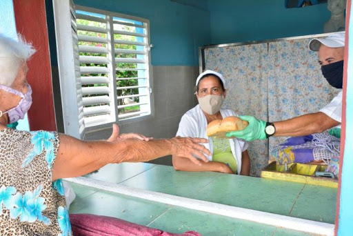 Las 96 panaderías de la provincia cuentan con la materia prima y los recursos necesarios para garantizar la entrega del producto. (Foto: Vicente Brito / Escambray)