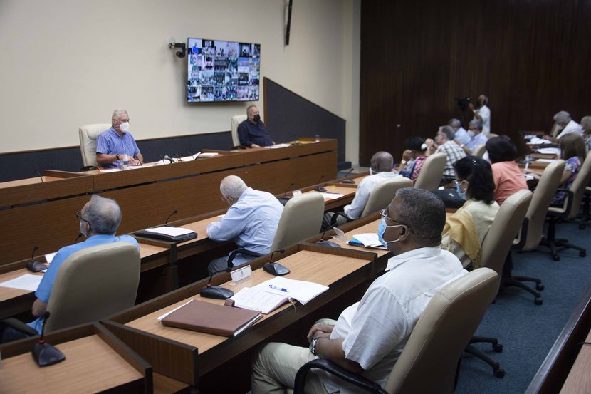 En la reunión del Grupo Temporal, se hizo un análisis crítico de la situación epidemiológica del país. (Foto: Estudios Revolución)