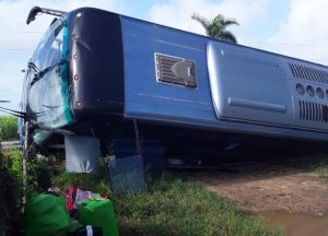 sancti spiritus, jatibonico, accidente de transito, lesionados, yutong, omnibus nacionales