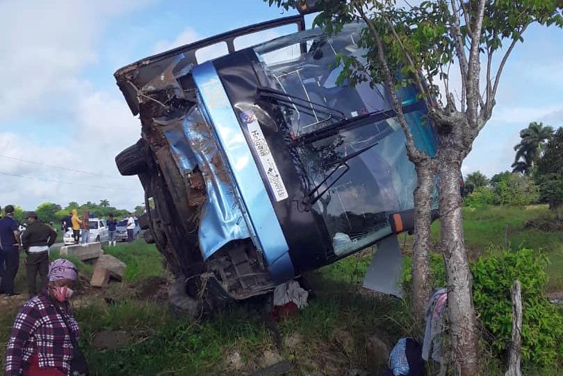 sancti spiritus, jatibonico, accidente de transito, lesionados, yutong, omnibus nacionales