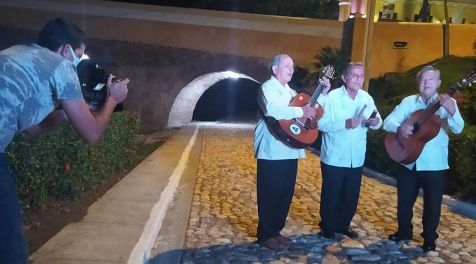 Los principales exponentes de la cultura espirituana roban el lente del proyecto. (Foto: Tomada de Facebook de Quinta Studio)