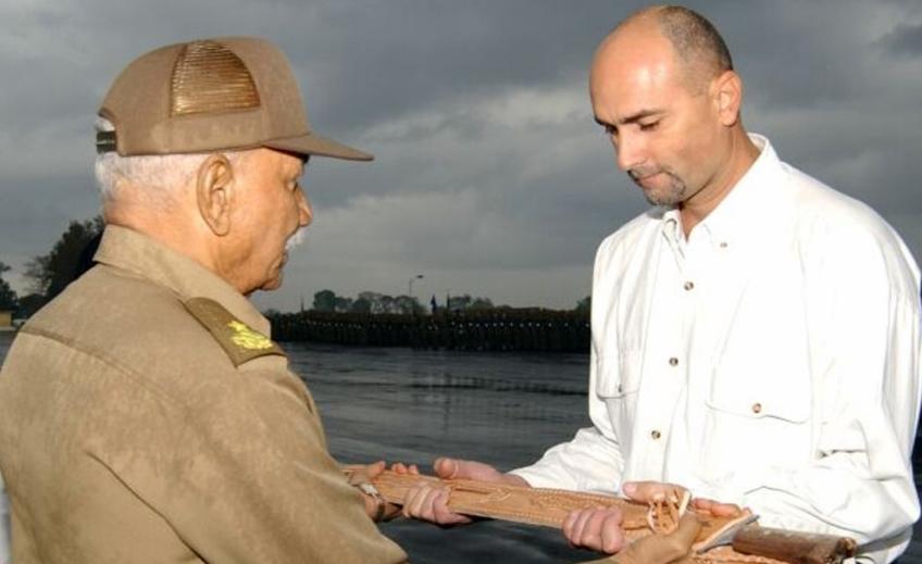 Bajo su guía, Escambray recibió importantes reconocimientos, como la réplica del Machete de Máximo Gómez.