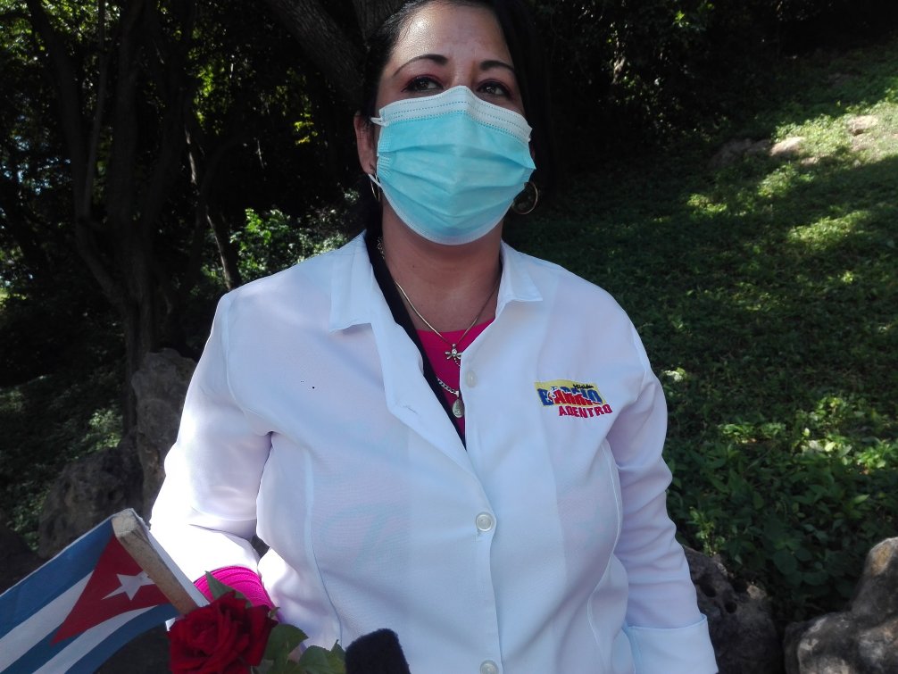 La enfermera  fomentense Yadelis Torres Carballido asegura que es el momento de apoyar a la provincia.
