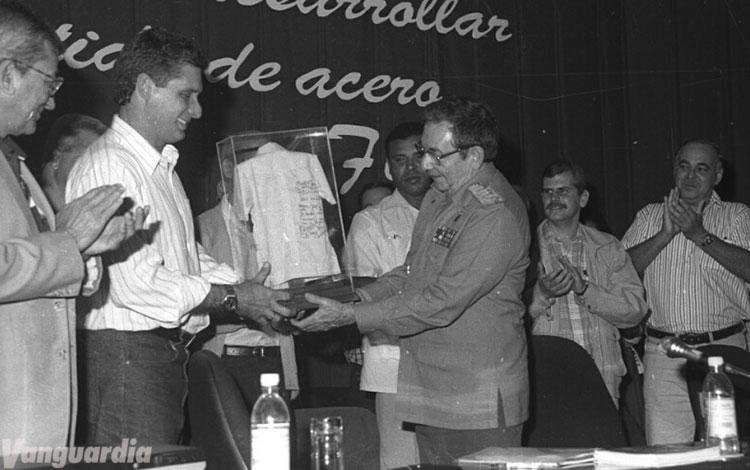 sancti spiritus, casa de la guayabera, miniaturas, guayaberas, raul castro, miguel diaz-canel