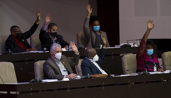 La versión del Código de las Familias que será sometida a consulta popular fue aprobada este martes. (Foto: Irene Pérez/ Cubadebate)