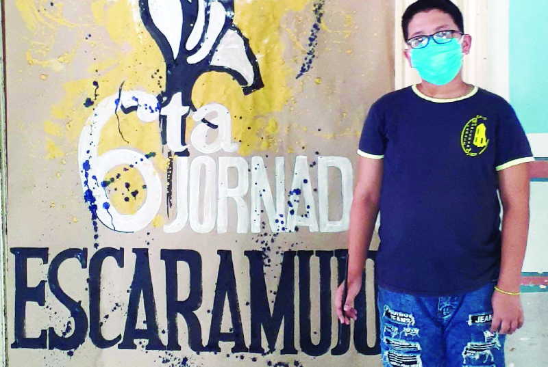 El cartel del Concurso Escaramujo a nivel municipal fue resultado de la camaradería del profesor y alumno.