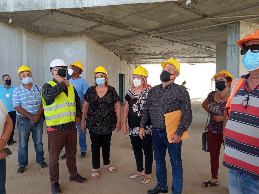 En el hotel Meliá Trinidad constataron el avance de los trabajos.