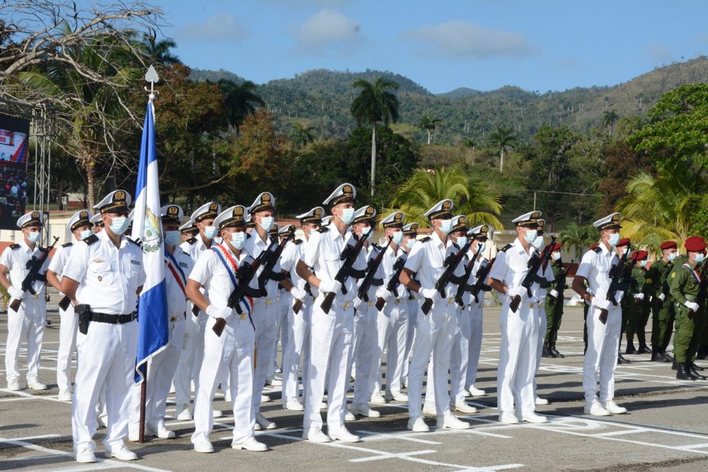 Una decena de bloques de las distintas fuerzas que componen este mando participaron en la ceremonia. (Foto: Vicente Brito / Escambray)
