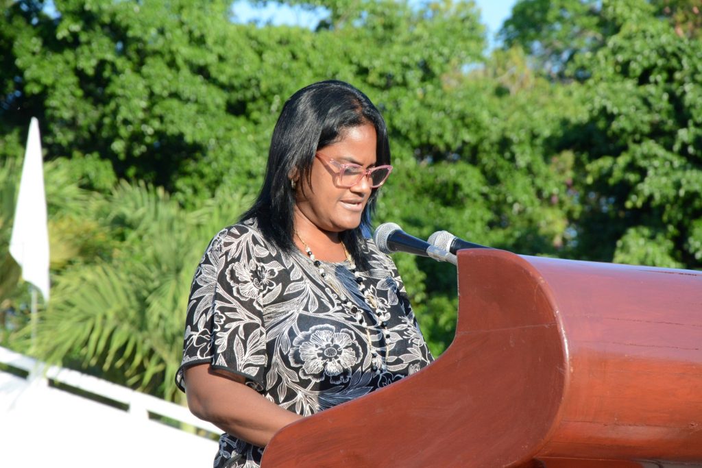En nombre de los homenajeados Diana Zuleika Estévez expresó el compromiso de continuar la obra de la Revolución con el Partido al frente.