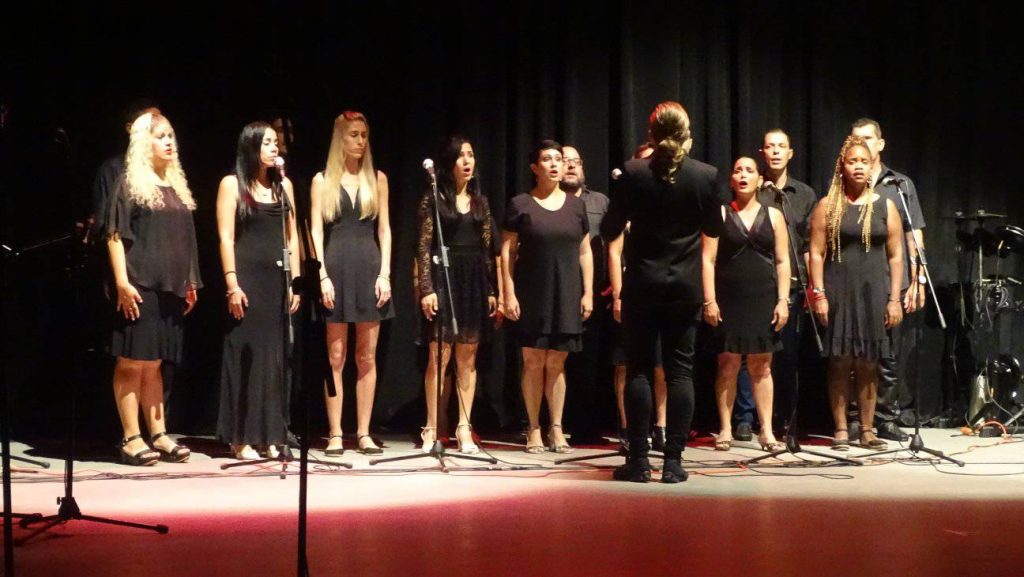 El coro Vocal Imago sonorizó la noche de homenaje.