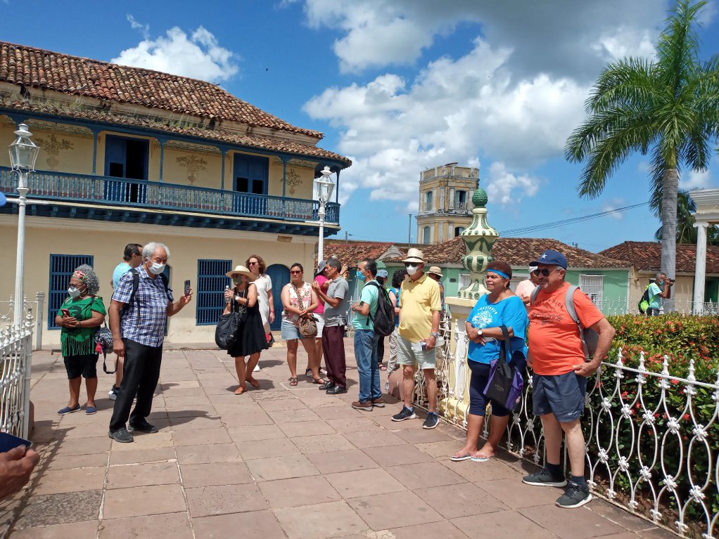 La Brigada Juan Rius Rivera recorrió Trinidad como parte de su visita a la provincia de Sancti Spíritus.