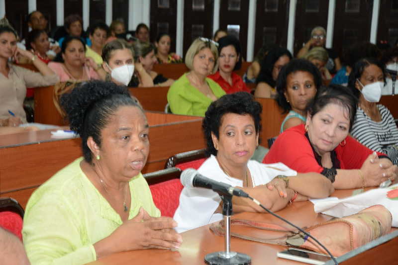sancti spiritus, fmc, federeacion de mujeres cubanas, mujeres, barrios espirituanos