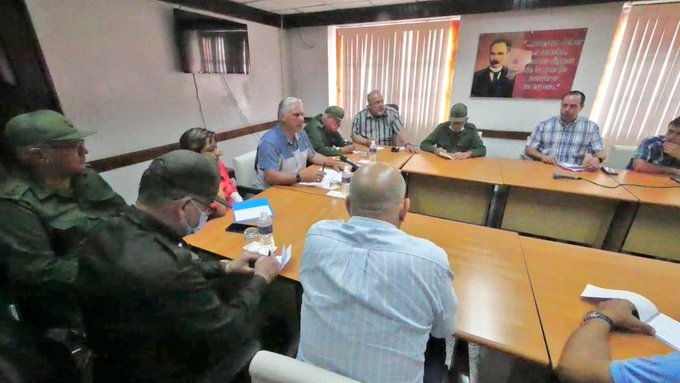 El presidente cubano Miguel Díaz-Canel chequeó en Matanzas la estrategia para revertir la compleja situación. (Foto: Estudios Revolución)