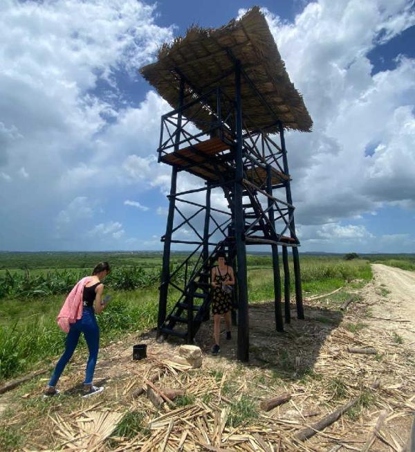 Desde el mirador se pueden apreciar los pequeños avances de la obra monumental. (Foto: Cortesía del entrevistado)