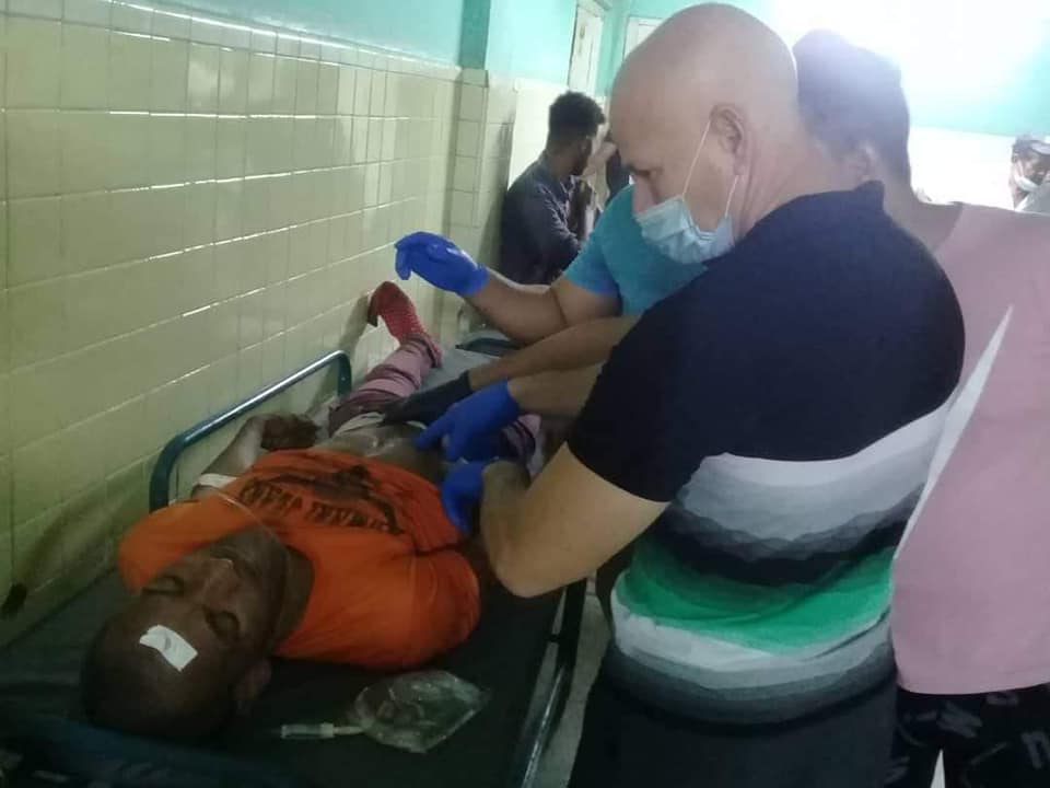 A los pacientes se les presta atención en el Hospital General Docente Dr. Agostinho Neto, de la ciudad de Guantánamo. (Foto: Venceremos)