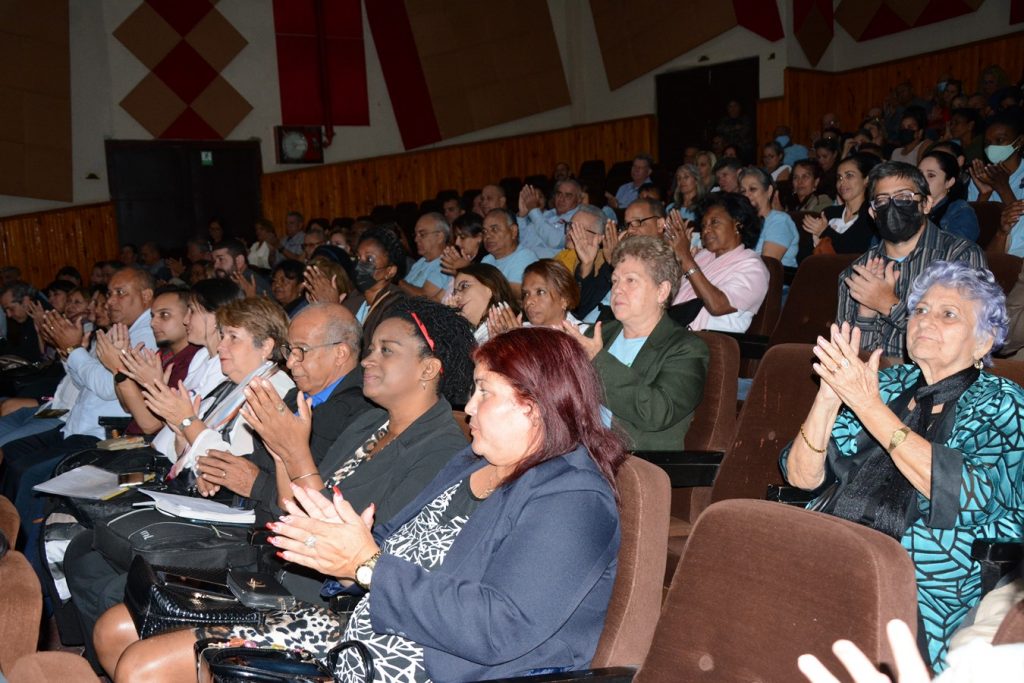 El teatro Principal sirvió de escenario a la celebración.