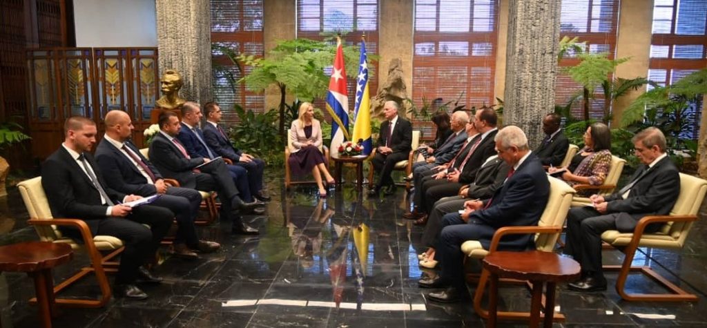 Željka Cvijanović destacó las amplias oportunidades que este paso abre para la profundización de los nexos bilaterales. (Foto: @PresidenciaCuba)