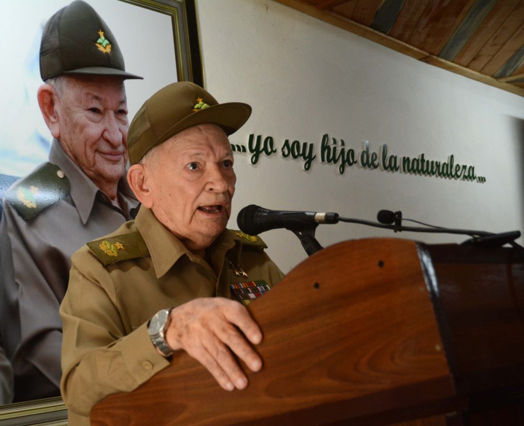 El Comandante de la Revolución Guillermo García Frías felicitó a los trabajadores por el desempeño y entrega laboral.