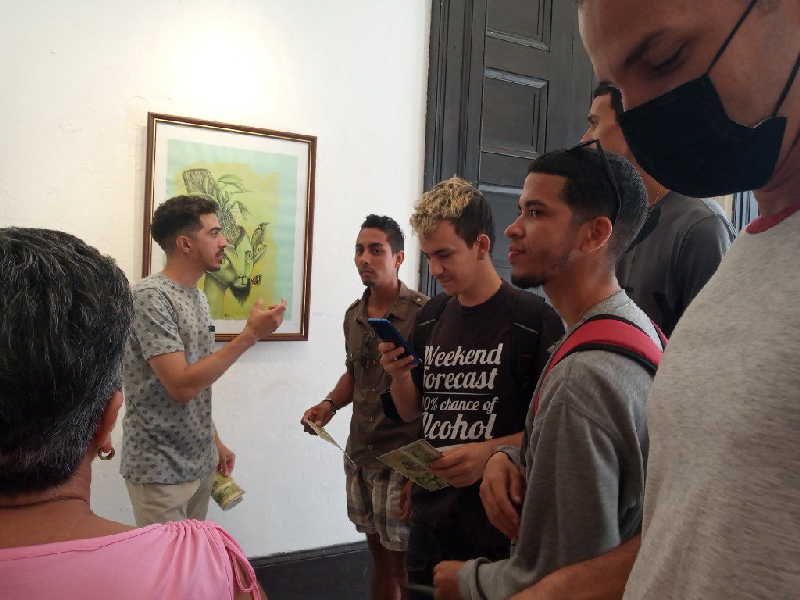 Como parte de la institución, la Galería Tristá promueve el arte sin distinción y los jóvenes encuentran allí el espacio para mostrar sus obras.