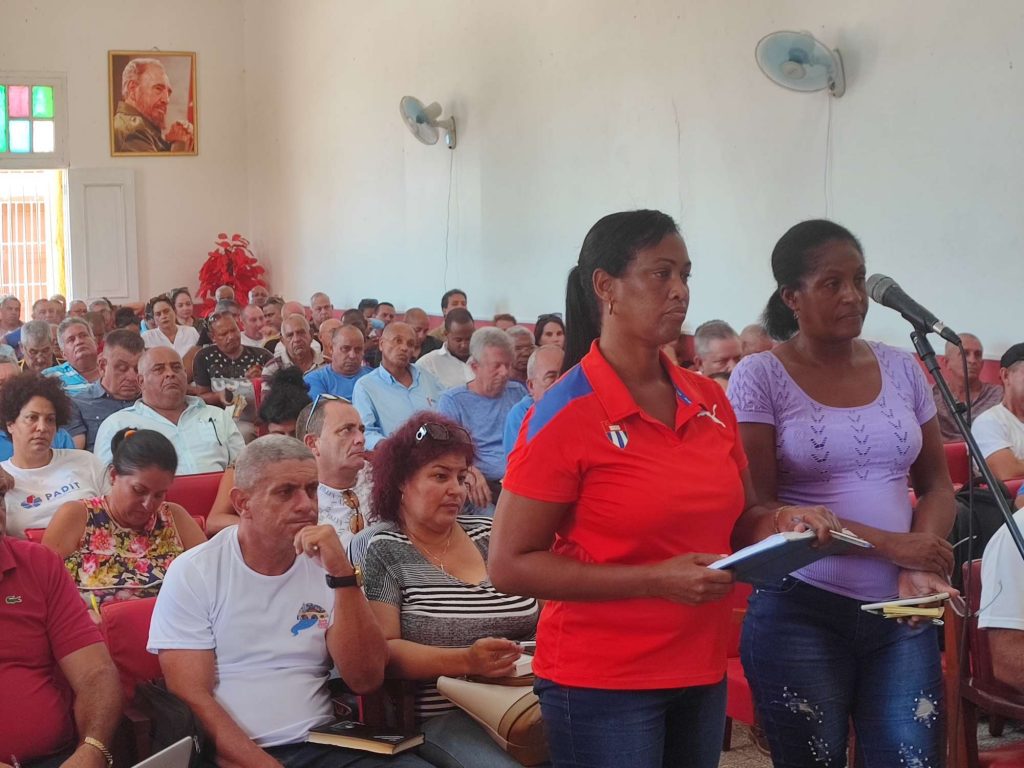 Todos los sectores de la provincia con implicación en el programa por el aniversario 510 de Trinidad, participaron en el chequeo. (Foto: José Lázaro Peña)