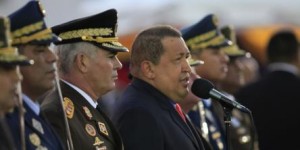 Chávez participó en el acto de trasmisión de mando del Ministerio para la Defensa.