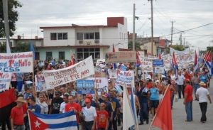 Miles de trabajadores espirituanos se concentraron en las principales avenidas de la ciudad para celebrar el Día del Proletariado Mundial.