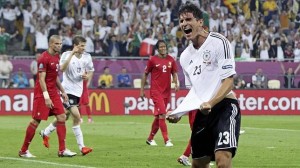 Mario Gomez aportó el gol alemán ante Portugal.