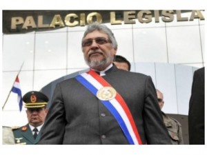 Frente Guasú respalda al destituido presidente Fernando Lugo.
