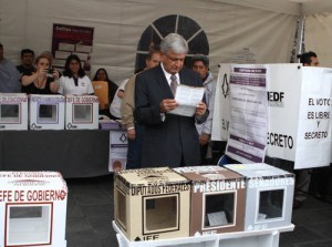 López Obrador denunció irregularidades en el proceso.
