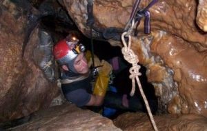 Javier Mujica, uno de los tres cubanos que bajaron a la cueva.