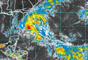 Imagen del satélite de la tormenta Isaac a las seis de la tarde de este domingo.