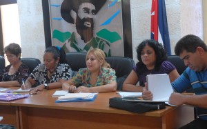 Bárbara Doval -en e l centro- asistió a los encuentros de las nueve delegaciones espirituanas.