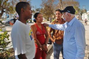 Machado Ventura, dialogó con los pobladores afectados en varias localidades de Holguín.