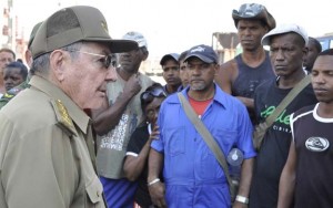 Raúl se preocupó por la situación de la población en Santiago de Cuba.