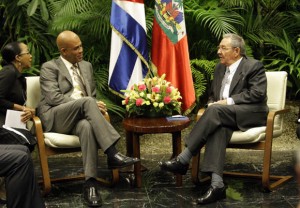 Raúl y Michel Martelly en el Palacio de la Revolución. Foto: Ismael Francisco/Cubadebate.