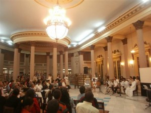 La Biblioteca Provincial Rubén Martínez Villena sirvió como escenario a la inauguración de la XXIII Jornada de la Poesía Cubana. (foto: Andrei Álvarez)