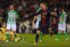 Messi celebra su primer gol ante el Betis.