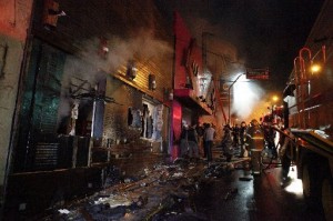 El incendio en la discoteca dejó un saldo de 231 muertos y 131 heridos.