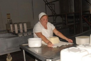 Una de las líneas a beneficiar es la de queso en la Unidad Empresarial de Base Pasteurizadora.