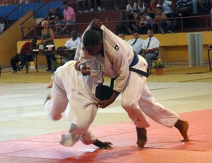 Judocas compiten en el Torneo Nacional de Judo con sede en el Polideportivo Yayabo. FOTO/Oscar ALFONSO