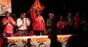 Maduro en un acto en la sede del Partido Comunista de Venezuela, organización que le ofreció su apoyo con vistas a los comicios del próximo 14 de abril.