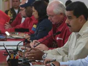 En el ámbito nacional, Maduro reiteró su disposición al diálogo con sectores de la oposición.