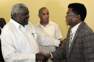 Chakupa Lungu transmitió a su anfitrión el saludo del Presidente zambiano, Michael Sata, al Gobierno y pueblo cubanos.