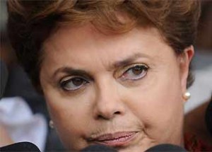 Dilma Rousseff puntualizó que apoyaría la celebración de un referéndum para convocar a una Asamblea Constituyente.