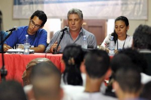 Miguel Díaz-Canel Bermúdez intervino en una de las Comisiones del Congreso de la FEU.