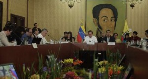 Ecuador y Venezuela firmaron convenios de cooperación en abastecimiento.
