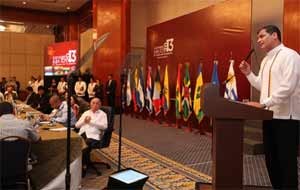 Durante la apertura del Cumbre del ALBA, Correa cuestionó el papel de la OEA.